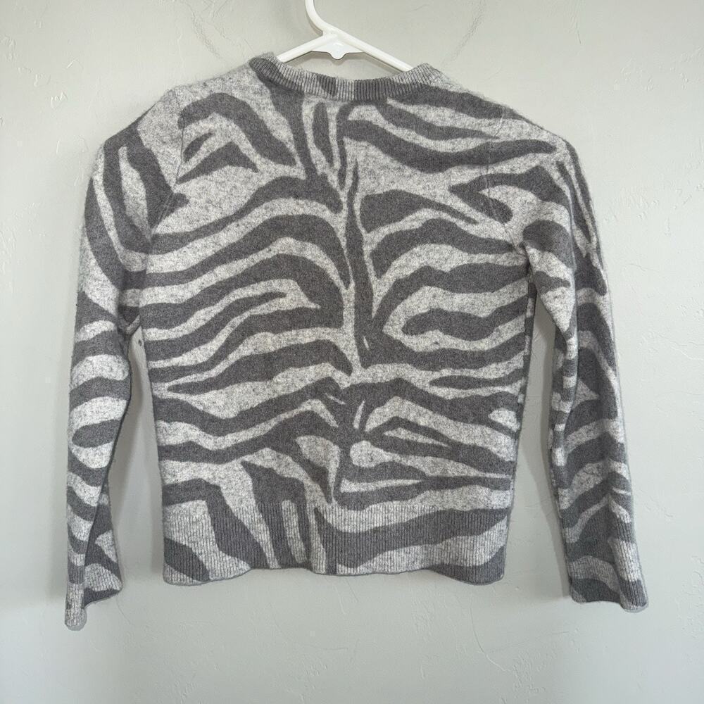 Equipment Femme 100% Cashmere Sweater Zebra Print Gray- SHRUNKEN SEE MEASUREMENT - Picture 2 of 9